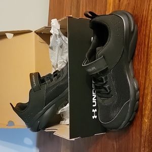 Under Armour Youth Shoes